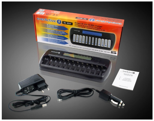 Carregador de 1/12 Pilhas com Display LCD (AA e AAA) - everActive