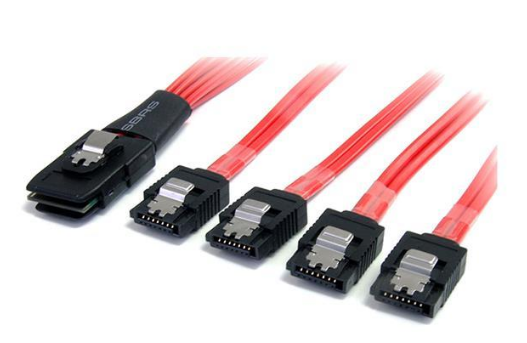 Cabo Serial Attached SCSI Macho - Macho Vermelho (5cm) - STARTECH